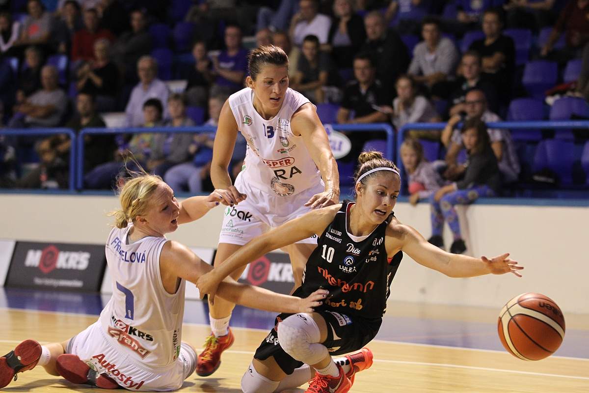 Prokešová: Tvrdě a důsledně jsme hráli až ve druhém poločase